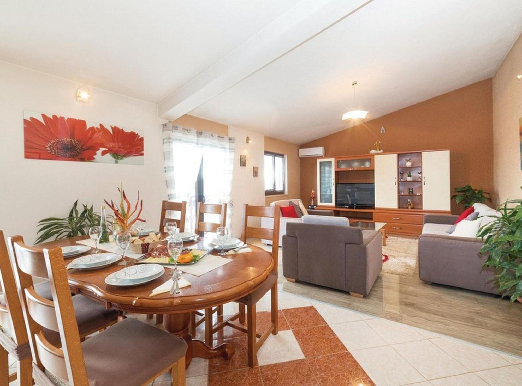 Mediterranean Stylish Villa With Pool In Kastel Stari Kaštela Екстериор снимка